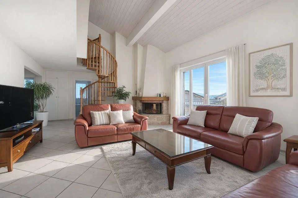 Villa con piscina riscaldata e vista aperta a Villars-Sainte-Croix