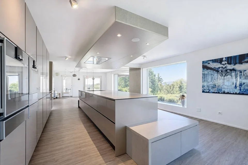 Villa moderna di oltre 350 m² con vista sul lago