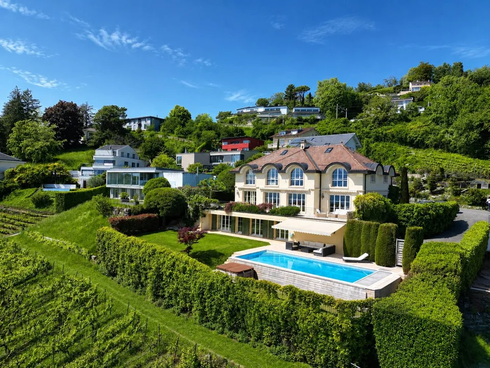Exclusivité à Lutry  Villa de maître de 420 m2 avec vue lac panoramique