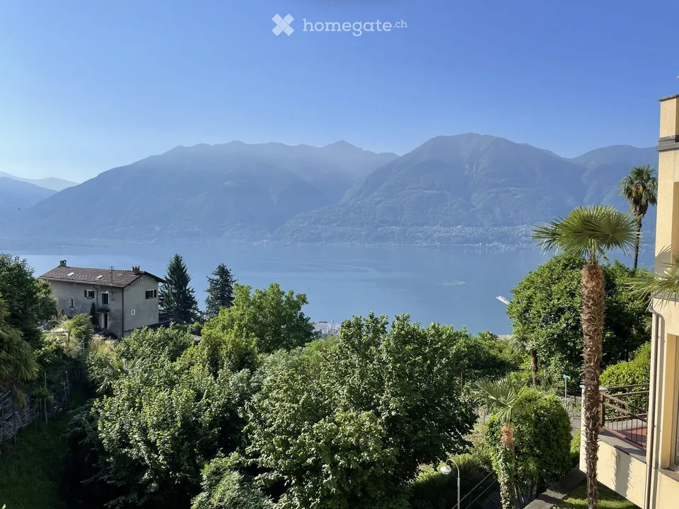 3.5-Zimmer-Ferienwohnung mit spektakulärer Panoramasicht auf den Lago Maggiore