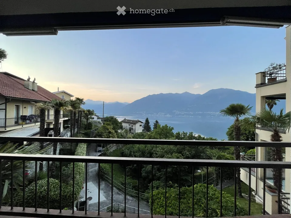 3.5-Zimmer-Ferienwohnung mit spektakulärer Panoramasicht auf den Lago Maggiore
