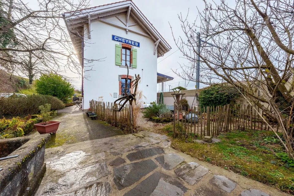 Maison individuelle à vendre à Cheyres – Cadre paisible au bord du lac