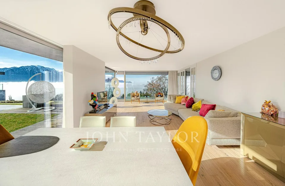 Eccezionale 4.5 locali contemporaneo con vista panoramica sul lago