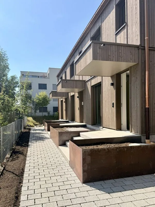 Modernes Wohnen mit Galerie, Garten und eigener Tiefgarage (Eckhaus)