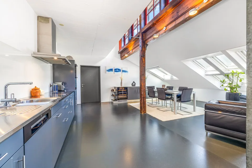 Loft esclusivo di 4,5 locali su 2 piani – vita alla moda con stile
