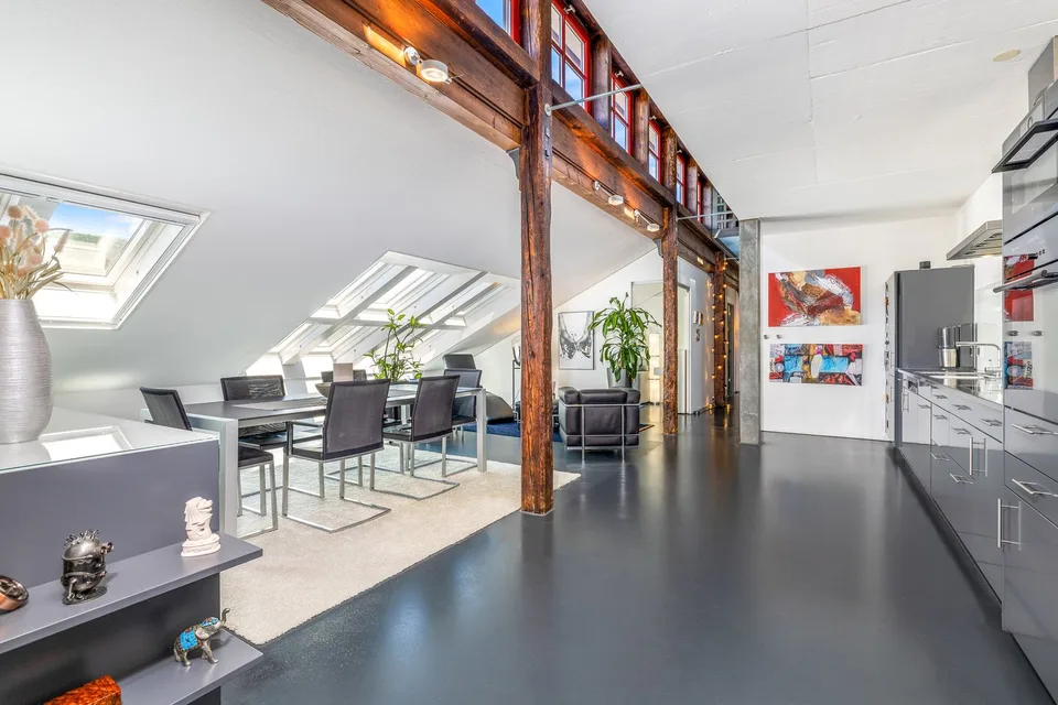 Loft esclusivo di 4,5 locali su 2 piani – vita alla moda con stile
