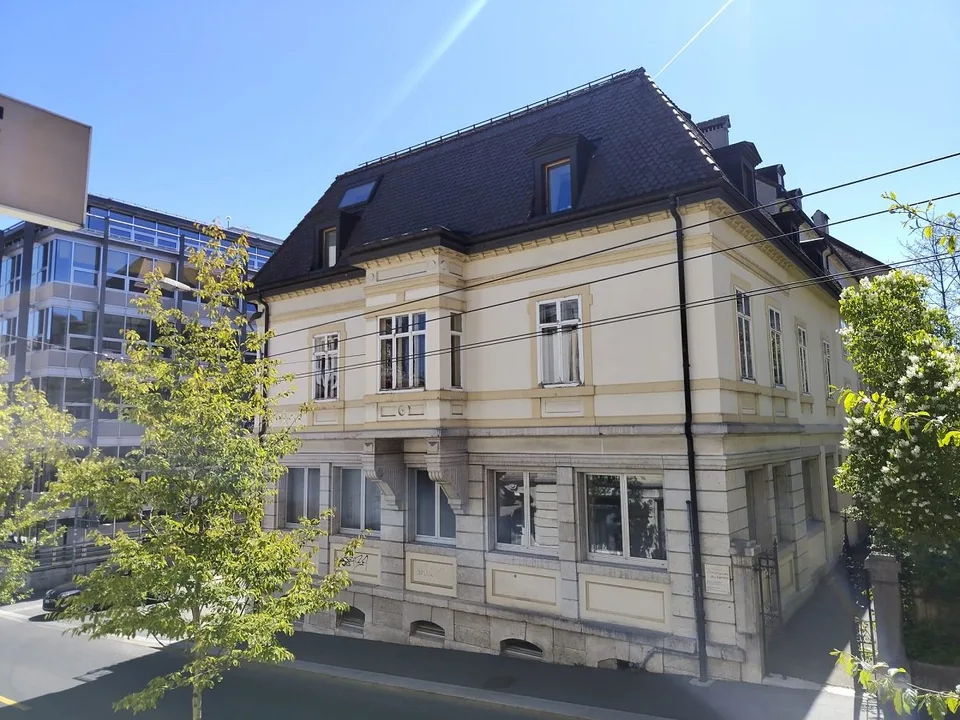 Historisches Mischgebäude zur Verkauf – Rue de la Serre 30, La Chaux-de-Fonds