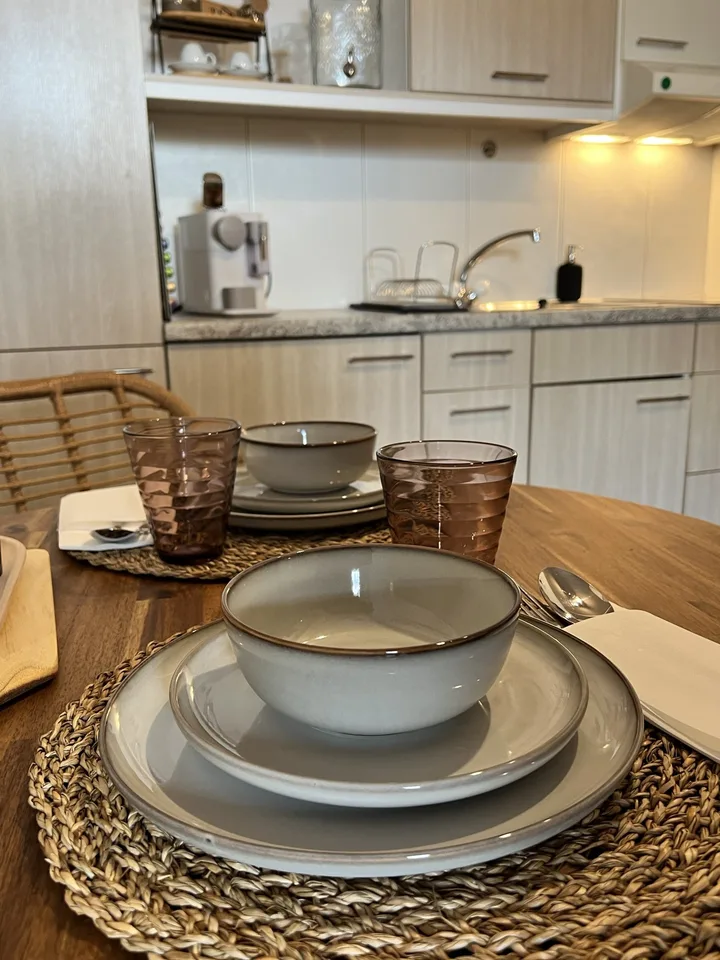 STUDIO IN THUN (BE), MÖBLIERT, TEMPORÄR – Foto 4 von 14