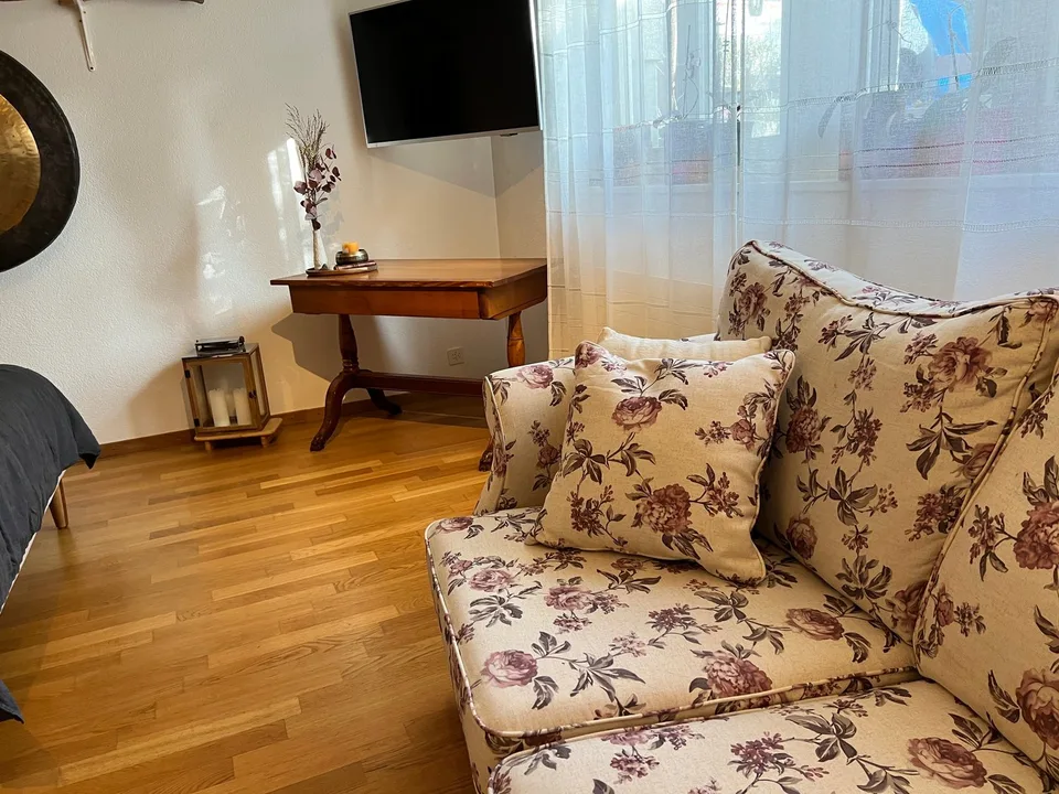 STUDIO IN THUN (BE), MÖBLIERT, TEMPORÄR – Foto 2 von 14