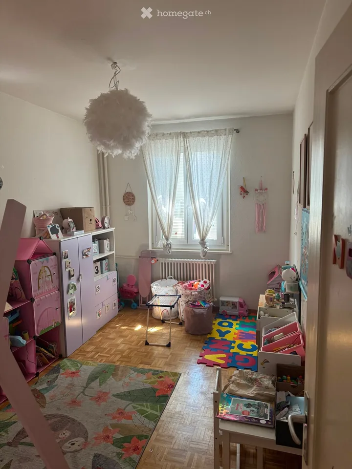 Takeover of 4-room apartment lease