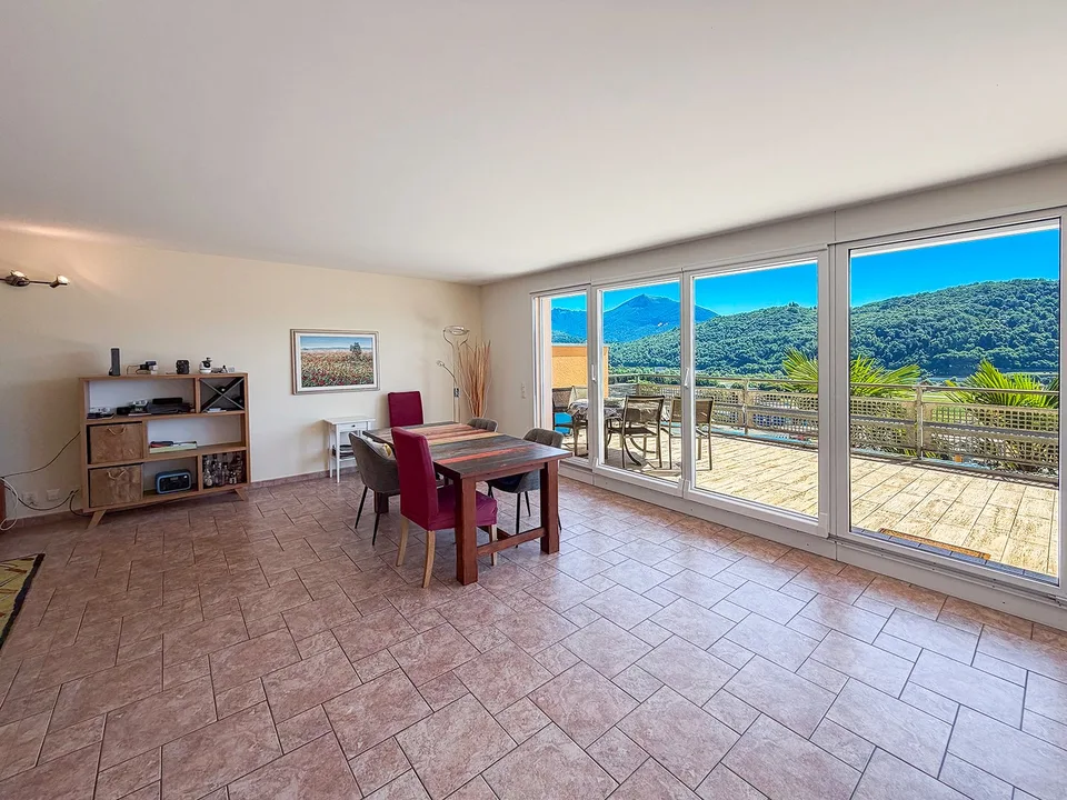 Elegante villa unifamiliare con spettacolare vista aperta sul Lago di Lugano – foto 8 di 24