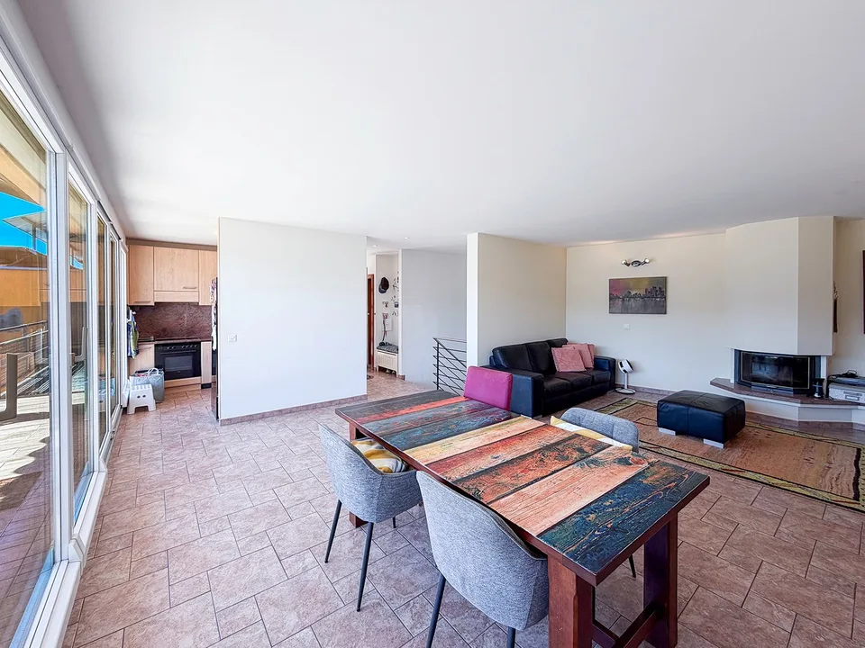 Elegante villa unifamiliare con spettacolare vista aperta sul Lago di Lugano – foto 7 di 24