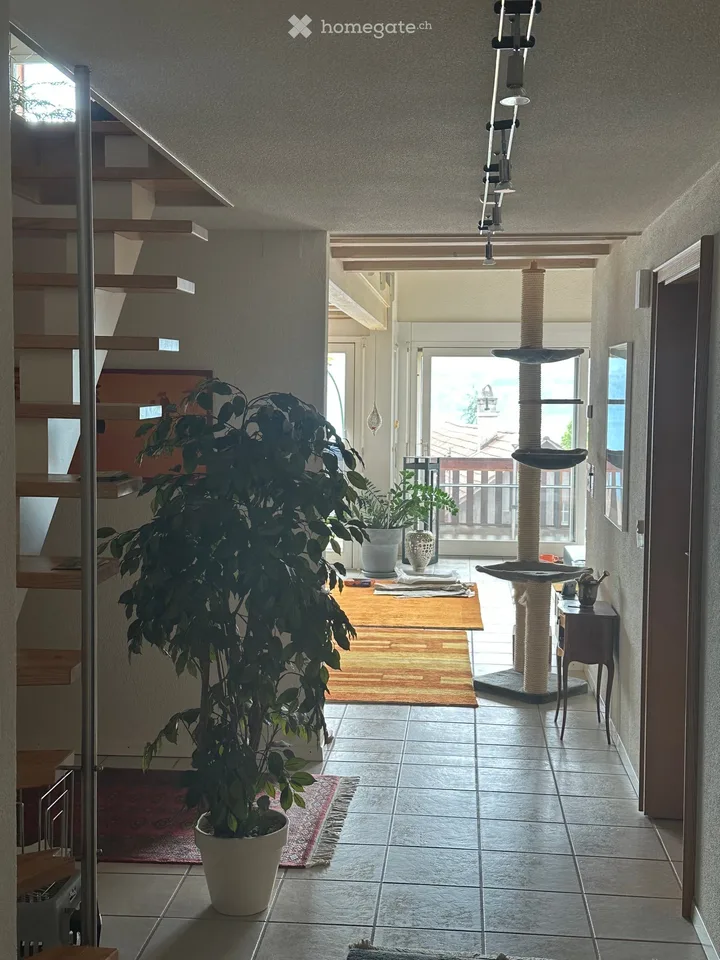 Incantevole appartamento maisonette 4.5 locali con vista lago a Oberhofen am Thunersee