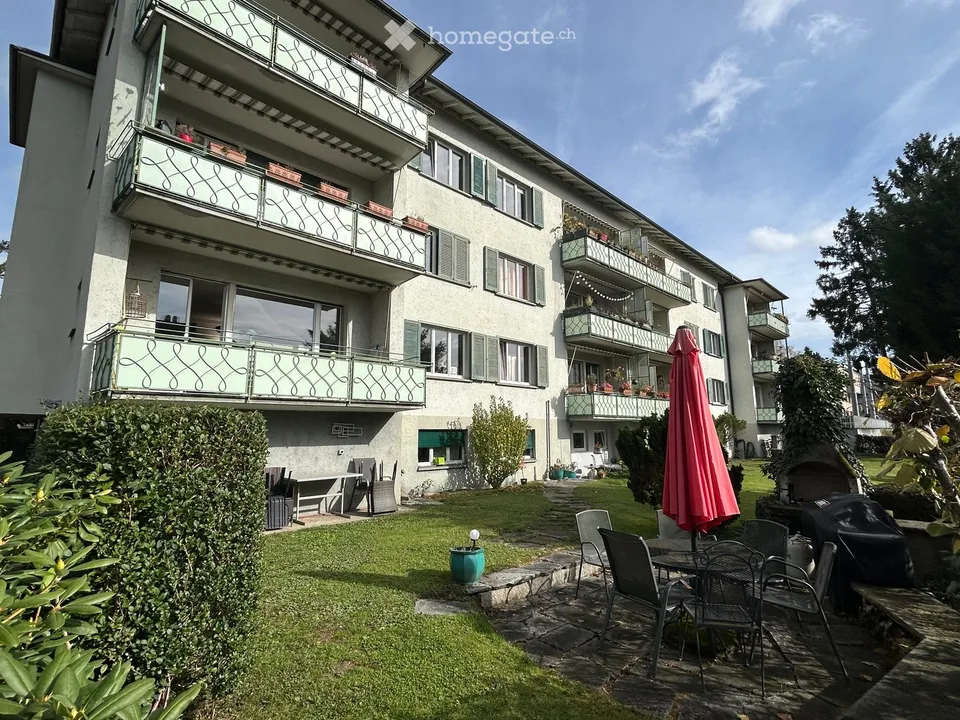 Charmante 4.5-Zimmer-Altbauwohnung mit Balkon an der Limmattalstrasse, Zürich