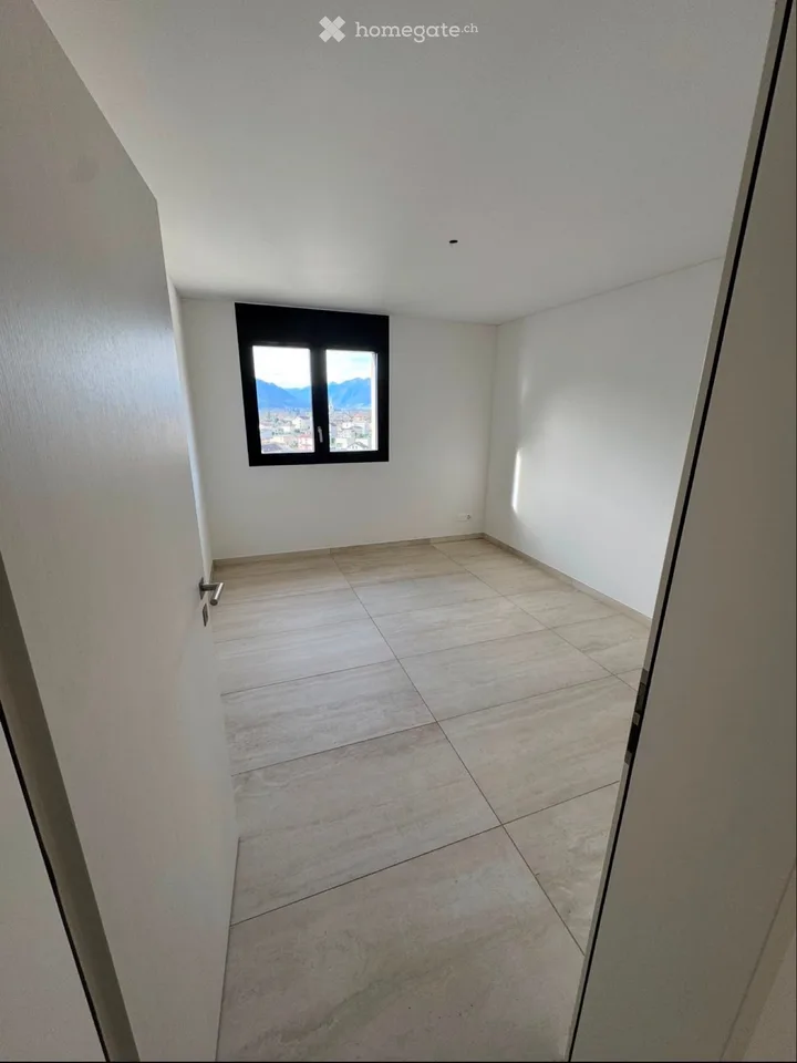 ESCLUSIVO ATTICO 5.5 LOCALI IN PALAZZINA DI SOLE 4 UNITÀ