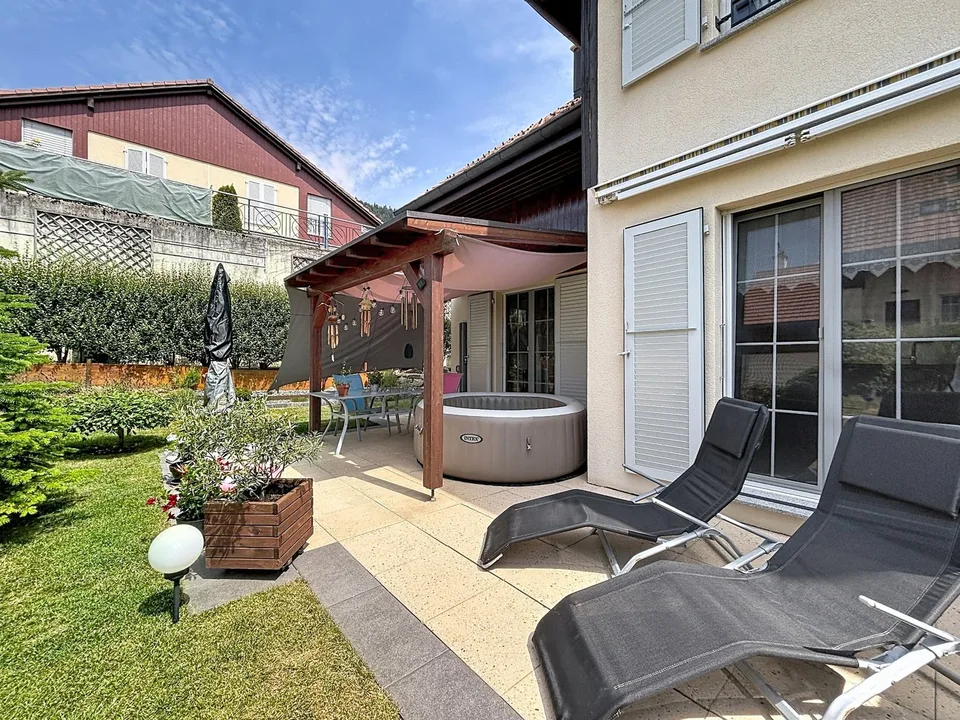 Villa mit 4,5 Zimmern - Reihenhaus 4,5 Zimmer - Chézard-St-Martin