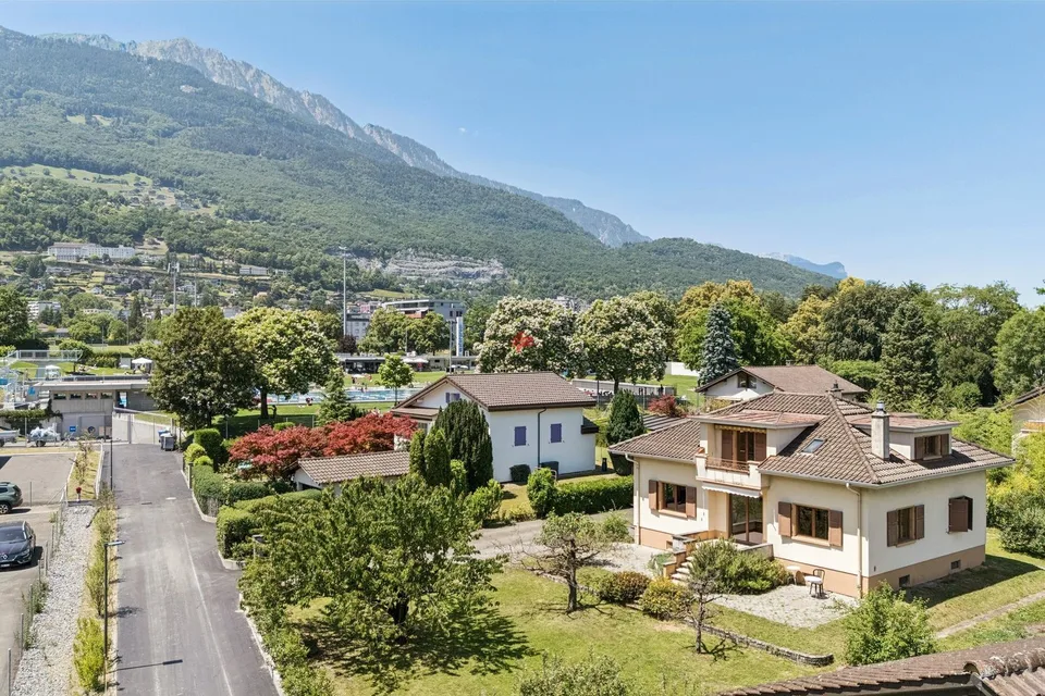 Tra lago e montagna, villa di 2 alloggi