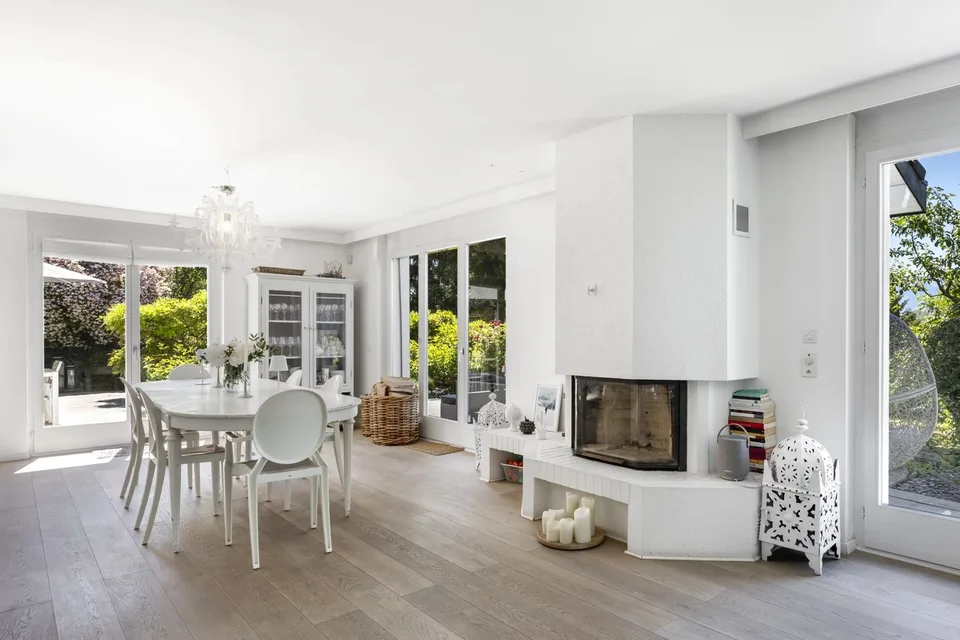 Bellissima proprietà di 6,5 locali in un ambiente verde con vista sul lago