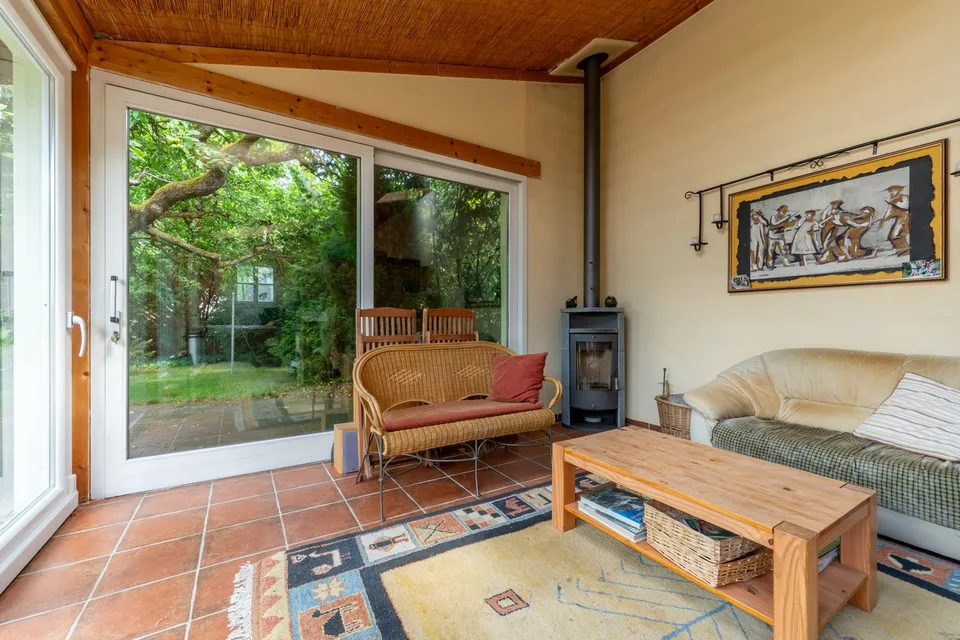 Charmantes Einfamilienhaus mit Garten und Wellness-Oase – Foto 8 von 14