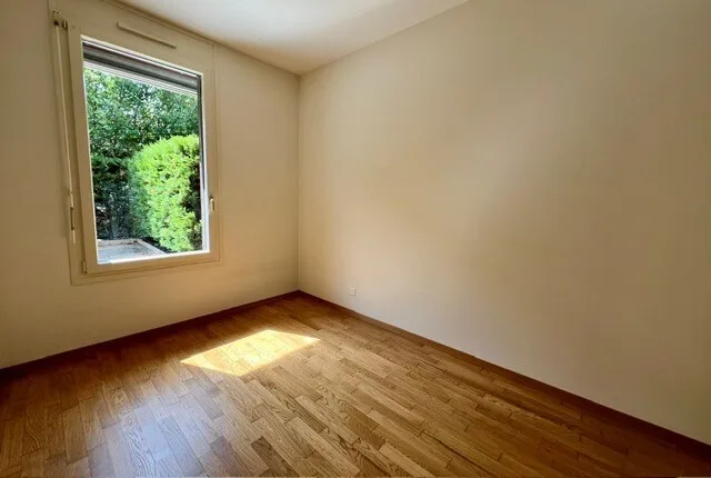 Beau duplex lumineux traversant  de 5.5 pièces avec jardins