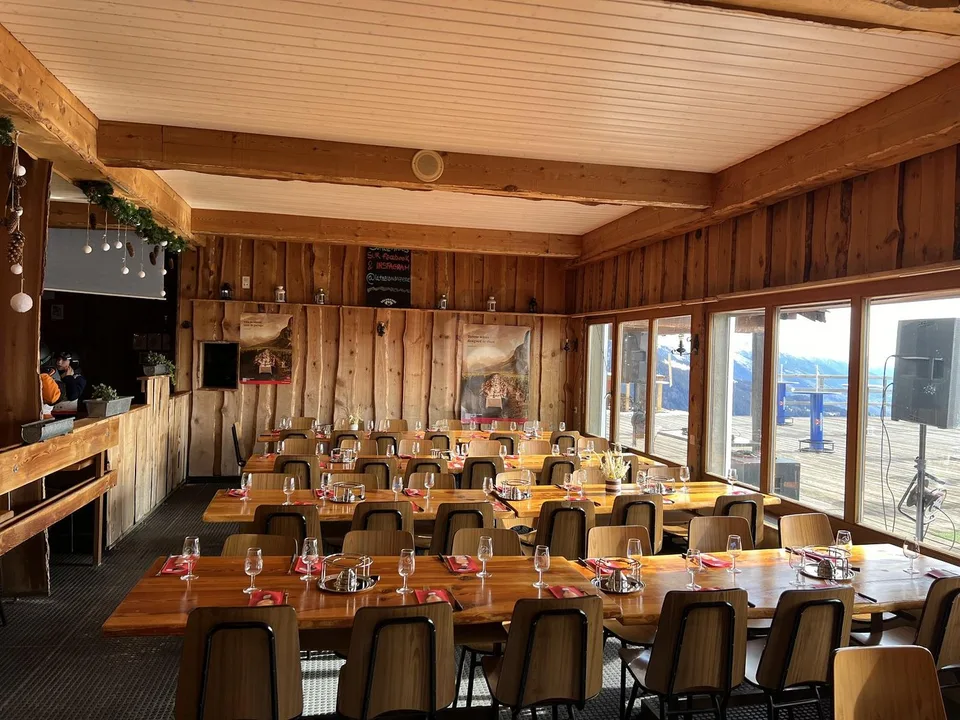 HERVORRAGENDES BERGRESTAURANT MIT ZIMMERN