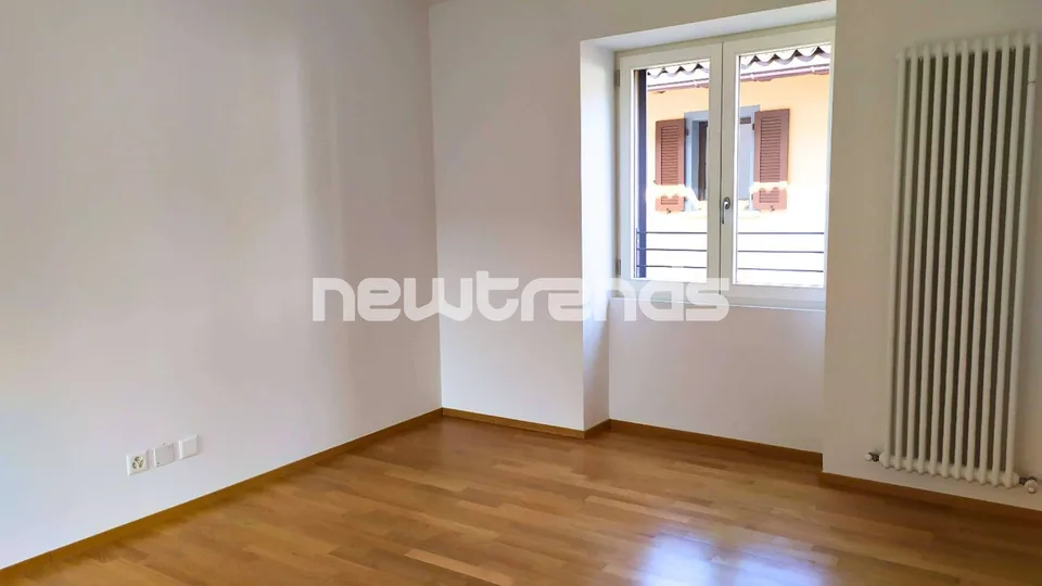Rancate, 3.5 locali 2 piano con balcone e servizi nelle vicinanze