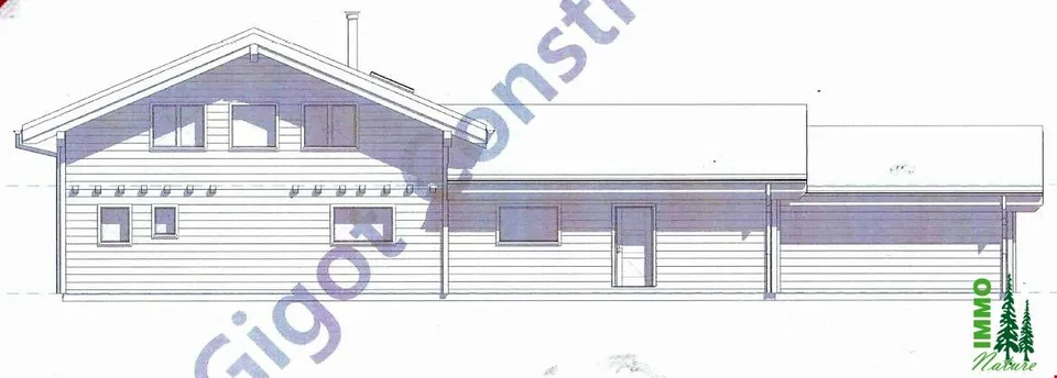 Grande maison moderne en madrier massif avec panneaux solaires, libre de suite