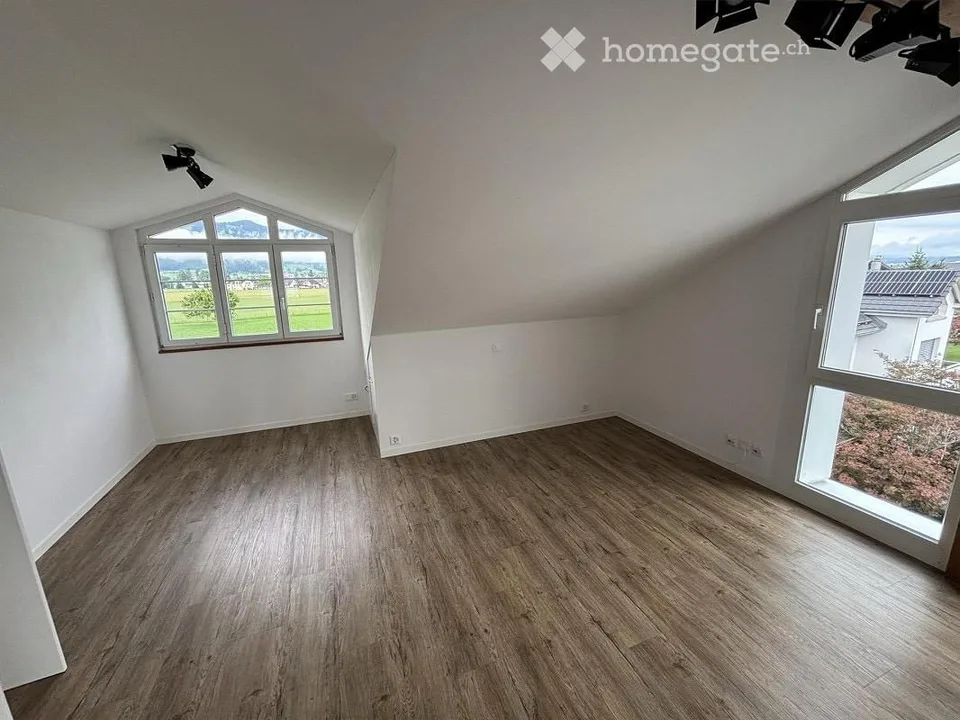 Spacieuse maison de 6,5 pièces à deux familles à Wangen SZ