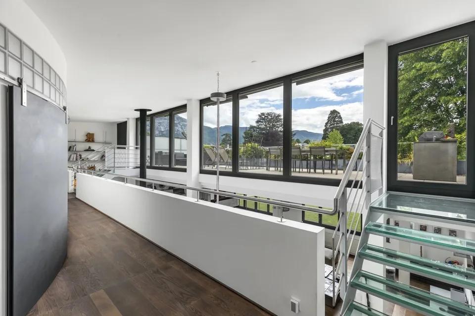 Wohnung von 338 m2 mit 4 Zimmern, Troinex