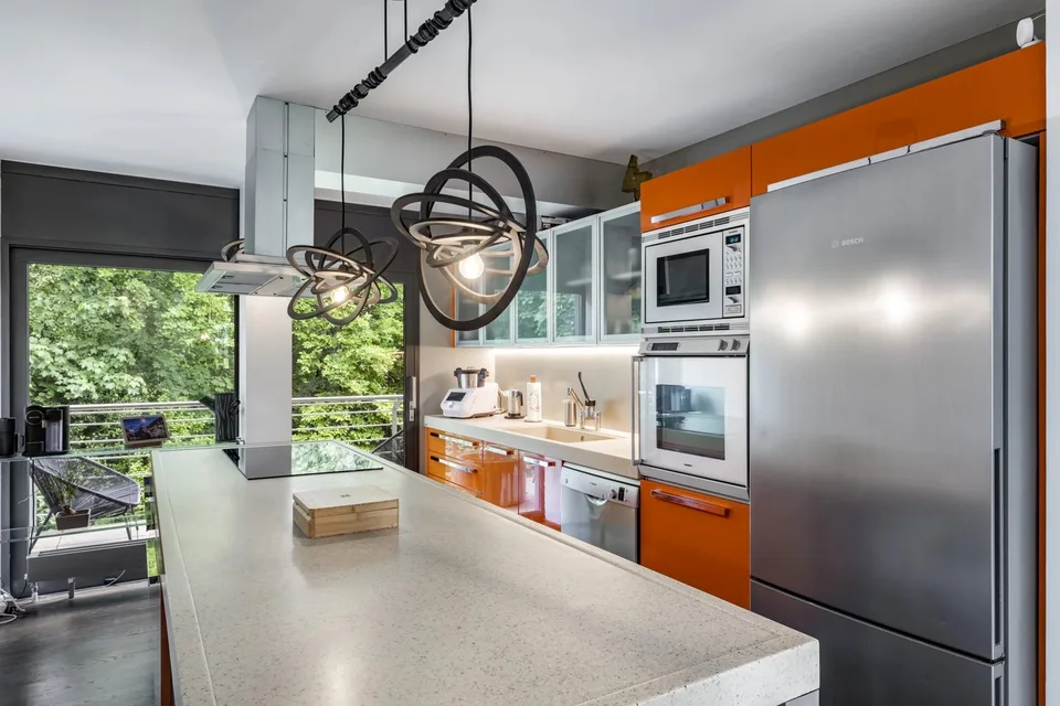 Wohnung von 338 m2 mit 4 Zimmern, Troinex