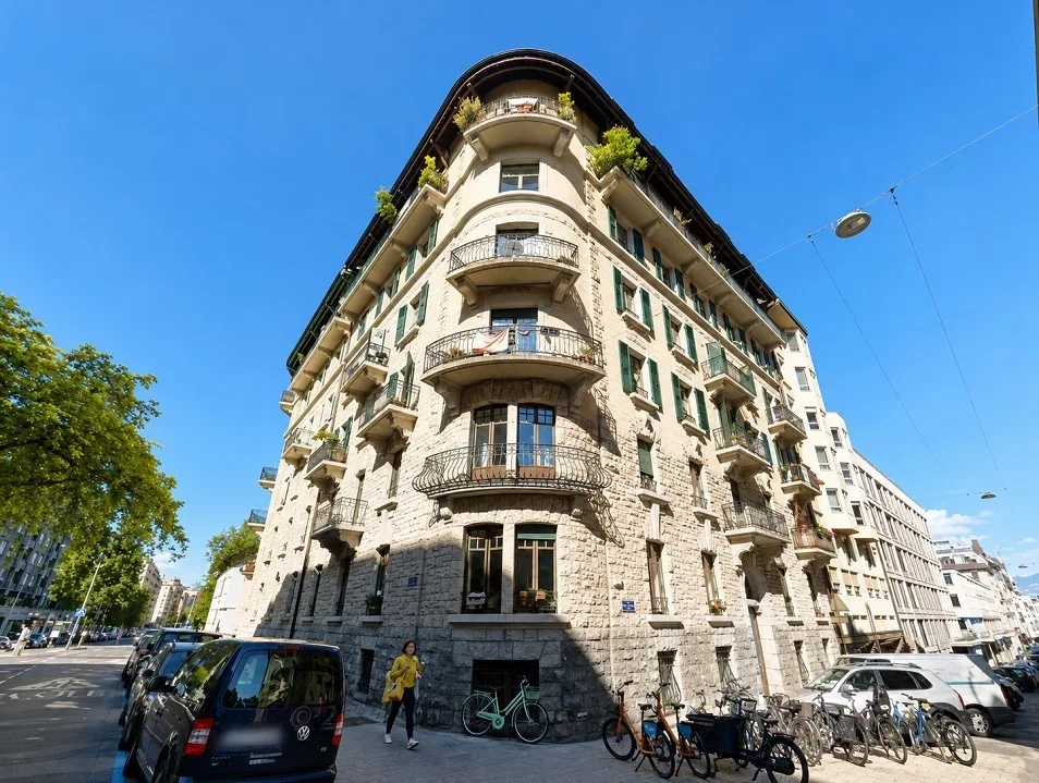Schönes 3-Zimmer-Apartment mit Balkon in der Nähe des Parks Eaux-Vives