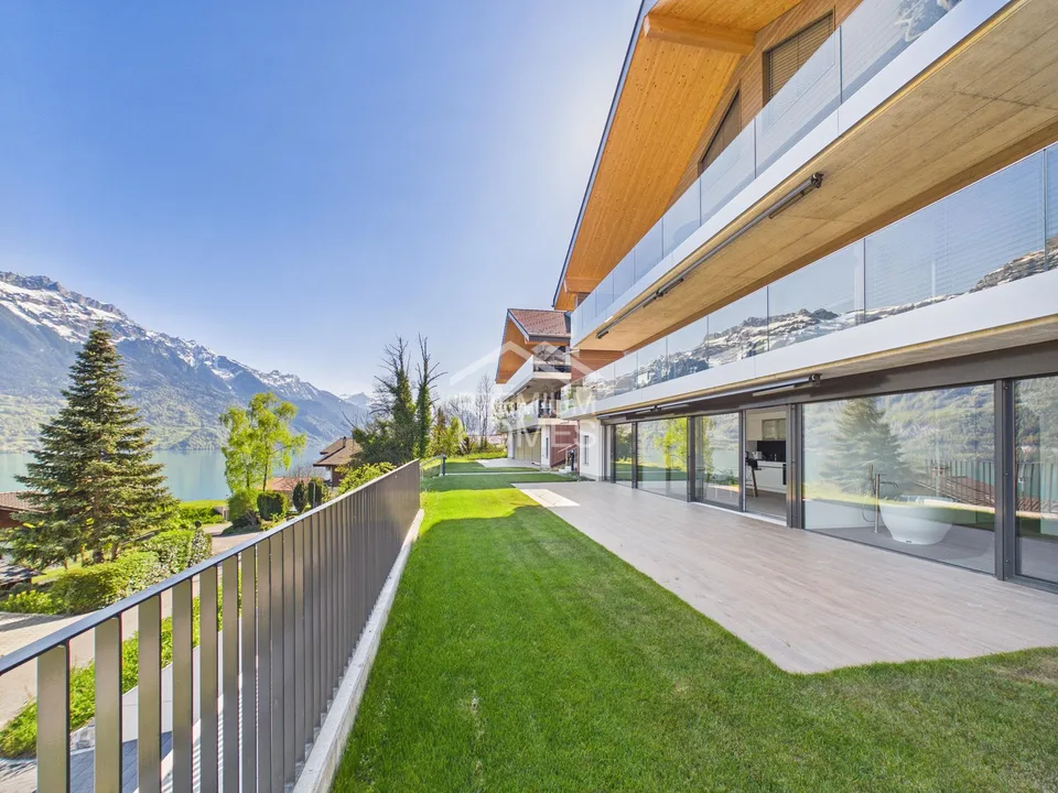 50 m² Sonnenterrasse mit Seesicht - modernes Wohnen am Brienzersee!