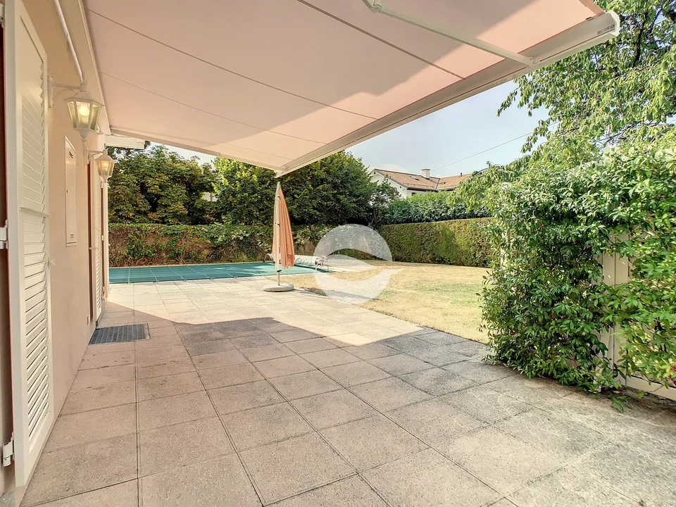 Superbe villa avec piscine, jardin et garage