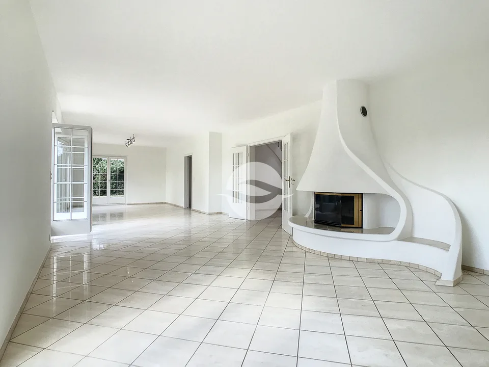 Superbe villa avec piscine, jardin et garage