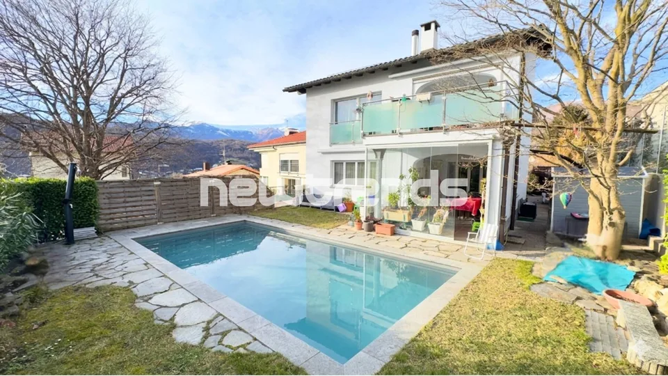 CASA BIFAMILIARE CON 2 APPARTAMENTI INDIPENDENTI DI 10 LOCALI – foto 11 di 13