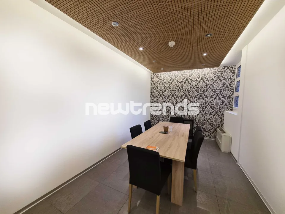 Agno: großes teilweise eingerichtetes Büro von 230 m² zu vermieten, Verfügbarkeit im