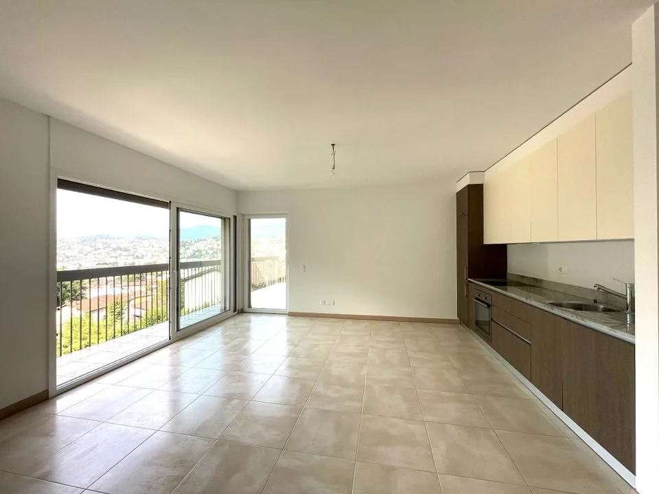 Wohnung 3.5 Zimmer mit großer Terrasse und freier Sicht