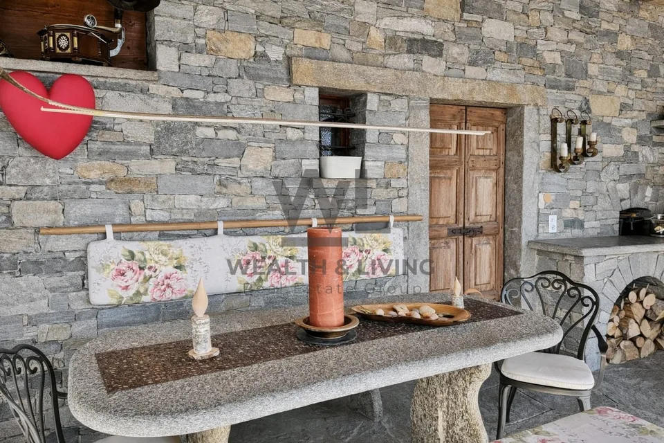 Chalet con terreno edificabile di 1387 m² e garage