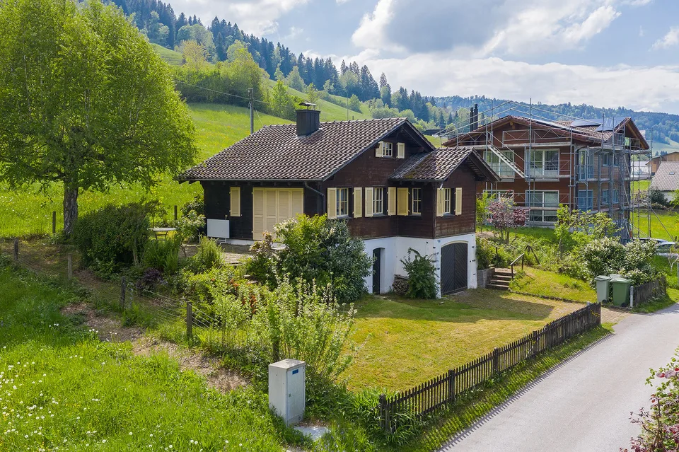 Chalet mit Seeparzelle 696 m²