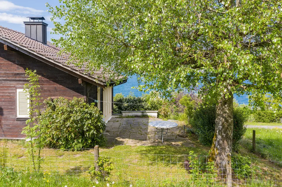Chalet mit Seeparzelle 696 m²