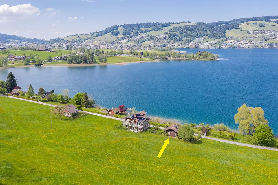 Chalet mit Seeparzelle 696 m²