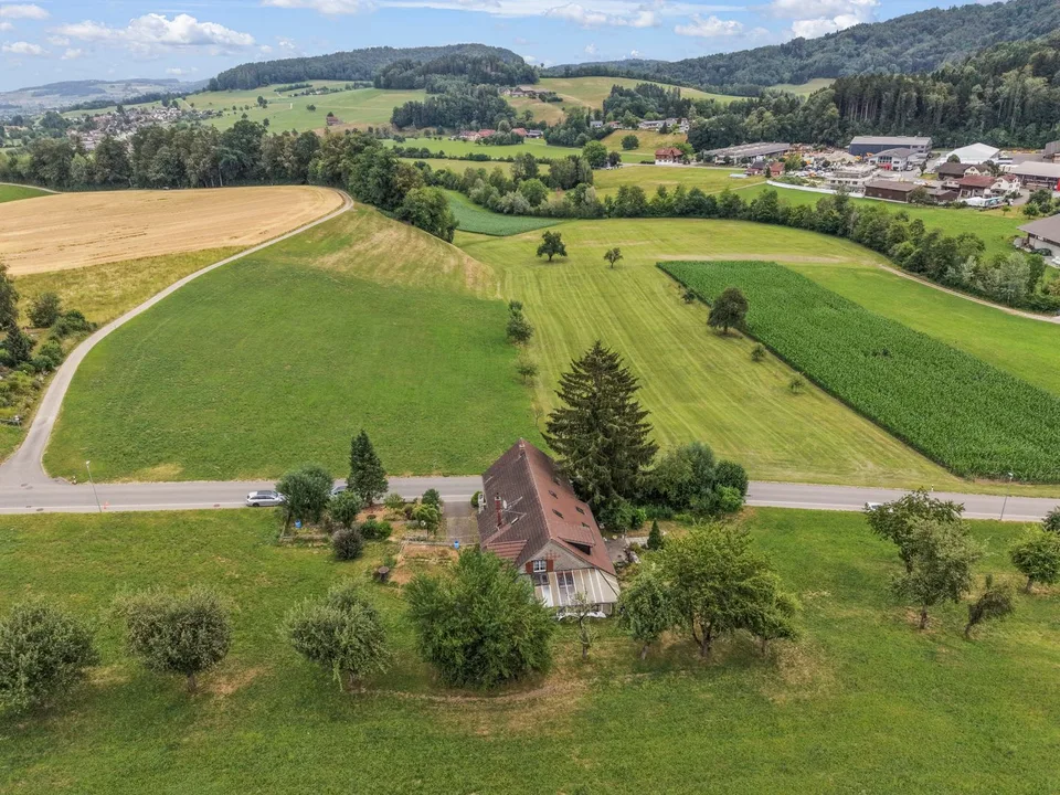Maison de ferme charmante avec deux unités d'habitation dans un emplacement idyllique à Oberwangen (Dussnang)