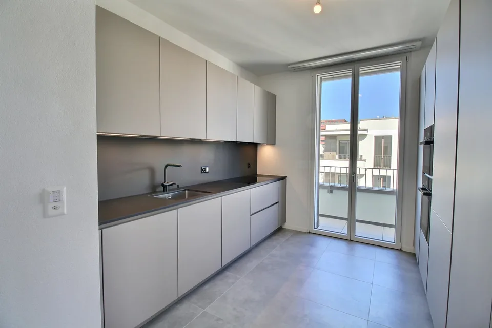 Außergewöhnliche 4.5-Zimmer-Wohnung zur Miete im letzten Stock in Marly!