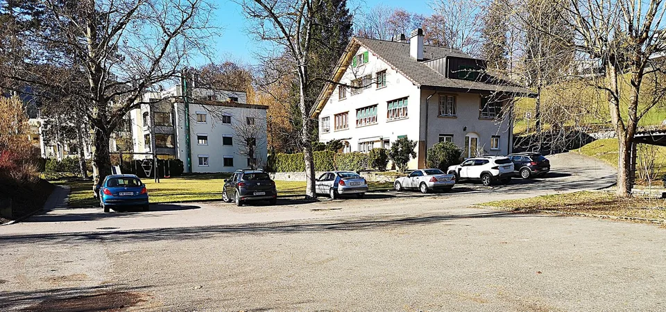 In vendita a Moutier un appartamento con terrazza, completamente ristrutturato nel 2024