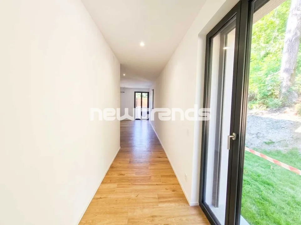 Renting 2.5 rooms in a prime location with a private garden – photo 7 of 12