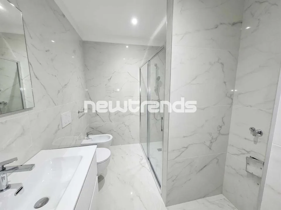Renting 2.5 rooms in a prime location with a private garden – photo 6 of 12
