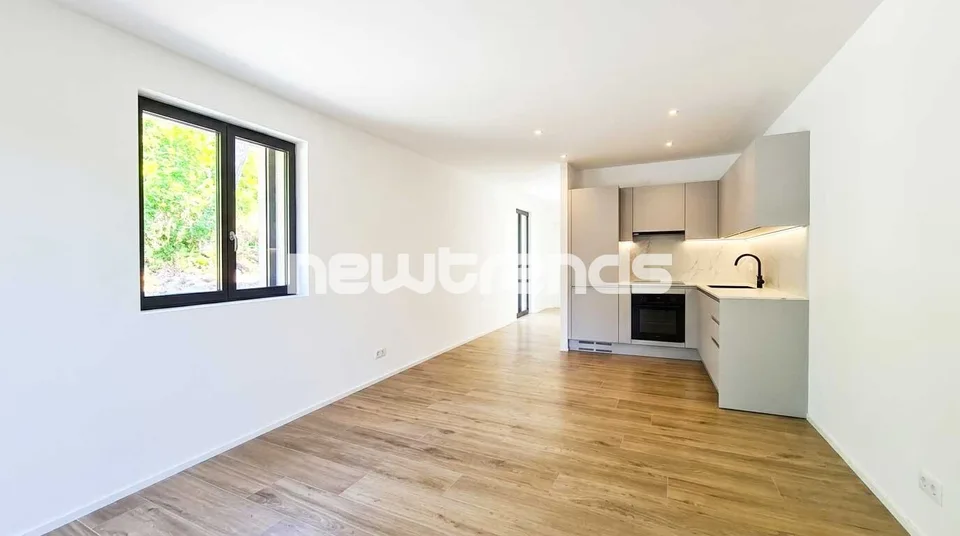 Renting 2.5 rooms in a prime location with a private garden – photo 8 of 12