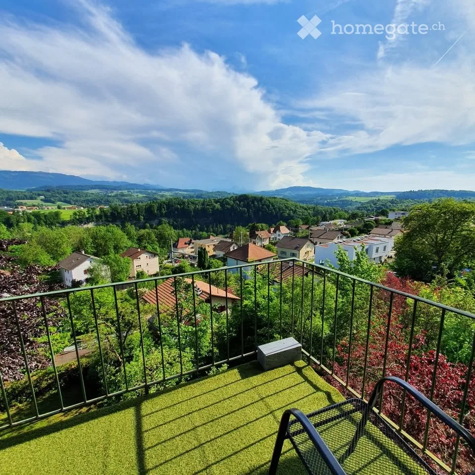 Chambre dans une maison avec balcon et jardin !