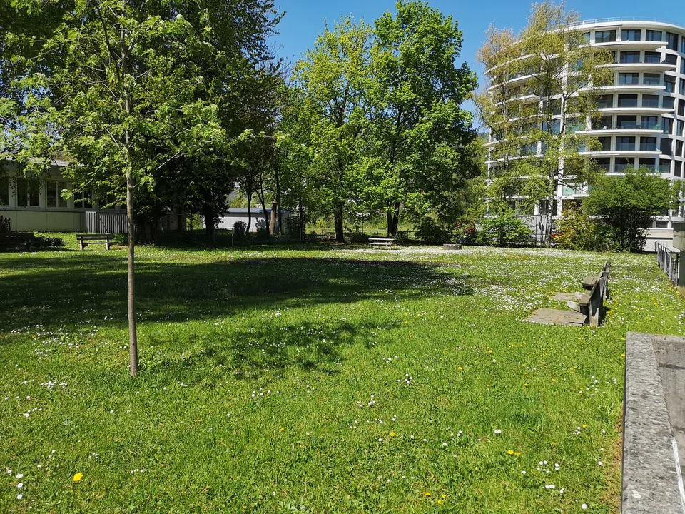 In vendita a Delémont: appartamento 3.5 locali, con garage privato, vista sulla città