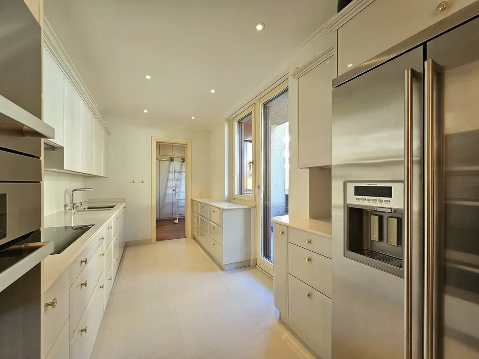 Ruvigliana: Luxuriöse 5.5-Zimmer-Wohnung mit bezauberndem Seeblick, privatem Garten und Terrassen – Foto 10 von 21